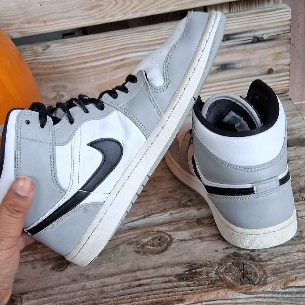 Jordan 1 Mid Smoke Grey Men's Black, Gray, and White Sneakers - Picture 4 of 15
